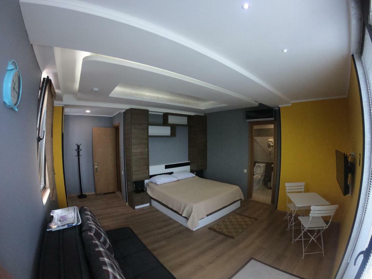 Batumi Hotel R&M Exterior foto